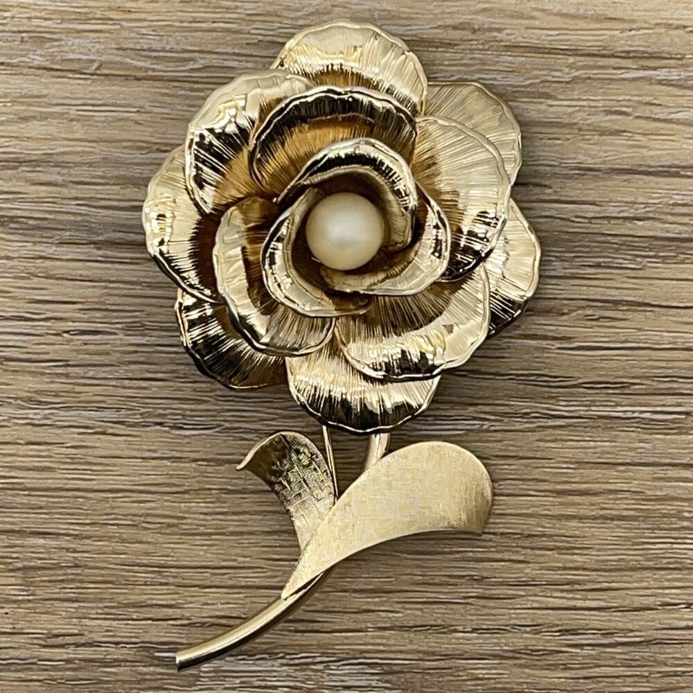 Vintage Faux Pearl Gold Tone Rose Flower Brooch Floral Pin 2.25 in